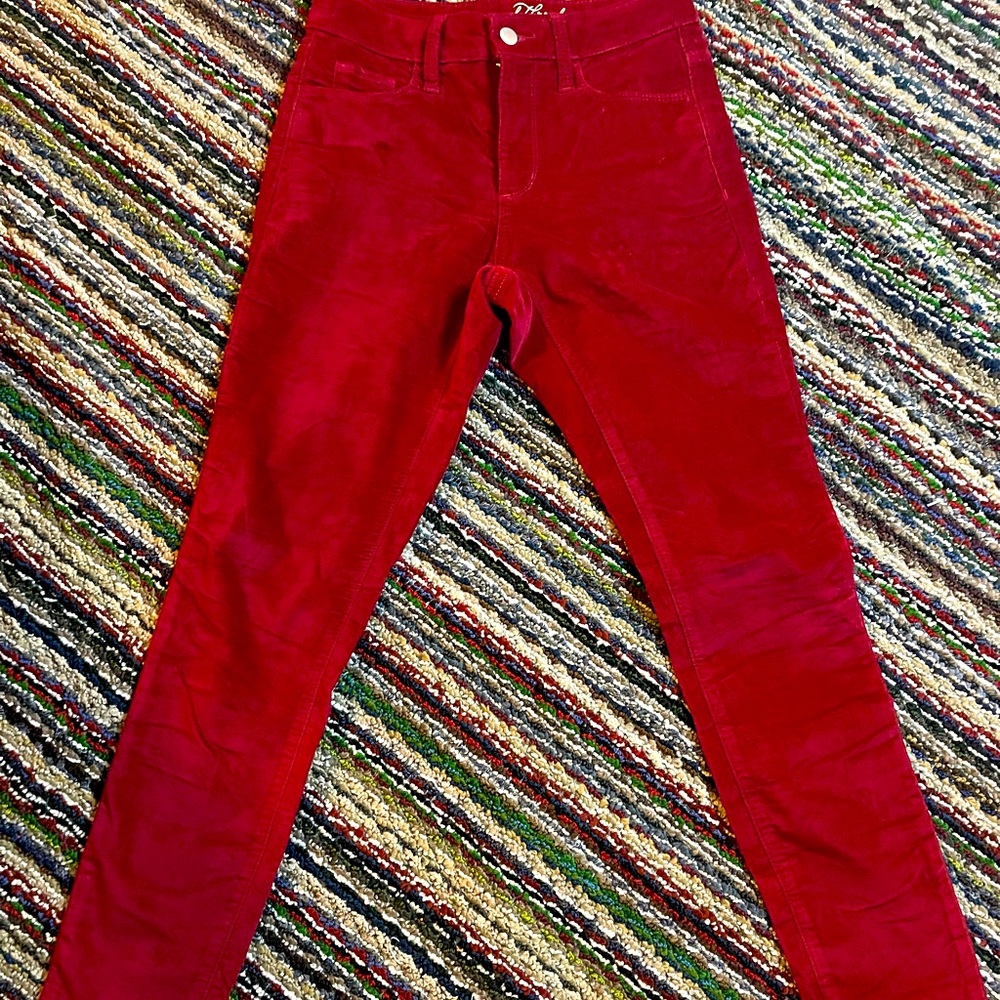 🖐Universal thread velvety red chorded size 00